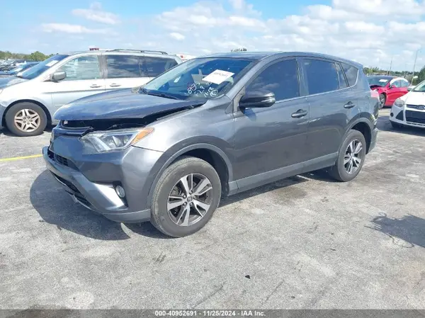 JTMWFREV0JD131683 2018 TOYOTA RAV 4 - Image 2