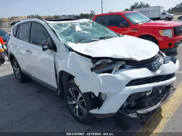 JTMWFREV0JD132042 2018 TOYOTA RAV 4 - Image 1