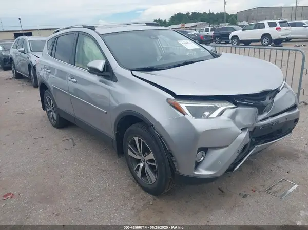 JTMWFREV0JJ187284 2018 TOYOTA RAV 4 - Image 1