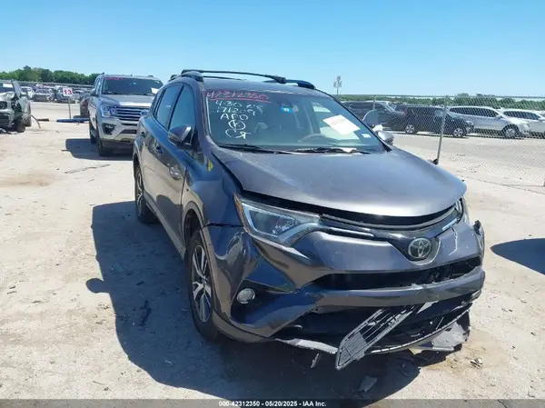 JTMWFREV0JJ198589 2018 TOYOTA RAV 4 - Image 1