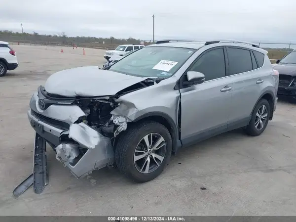 JTMWFREV0JJ203483 2018 TOYOTA RAV 4 - Image 2