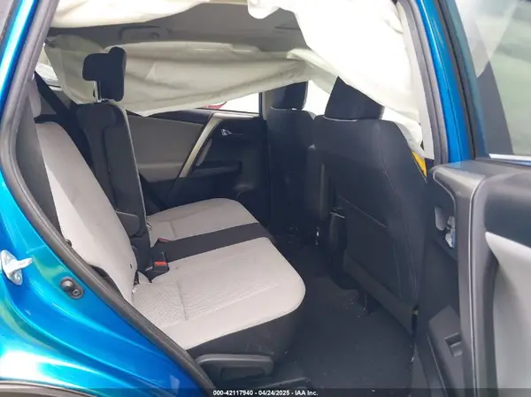 JTMWFREV0JJ210062 2018 TOYOTA RAV 4 - Image 8
