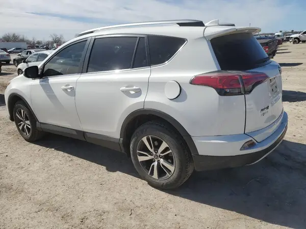 JTMWFREV0JJ730682 2018 TOYOTA RAV 4 - Image 2