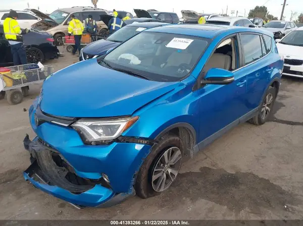 JTMWFREV0JJ734120 2018 TOYOTA RAV 4 - Image 2