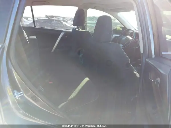 JTMWFREV1GJ064358 2016 TOYOTA RAV 4 - Image 8