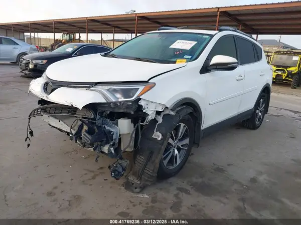 JTMWFREV1HJ115987 2017 TOYOTA RAV 4 - Image 2