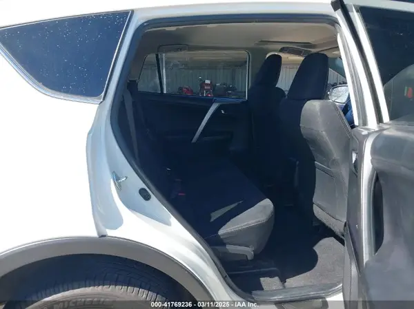 JTMWFREV1HJ115987 2017 TOYOTA RAV 4 - Image 8