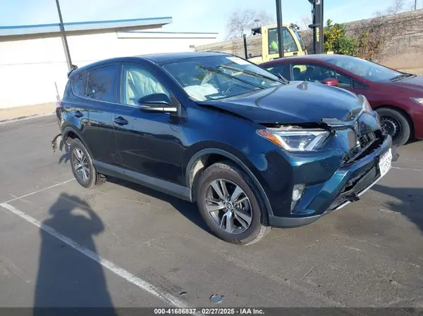 JTMWFREV1HJ717966 2017 TOYOTA RAV 4 - Image 1