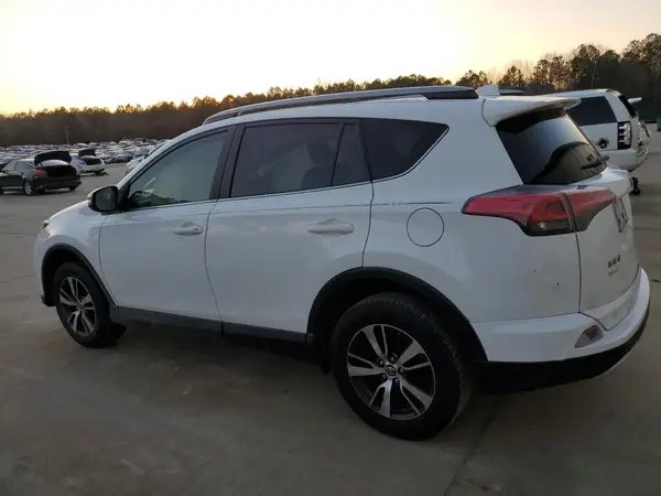 JTMWFREV1JD114522 2018 TOYOTA RAV 4 - Image 2