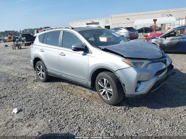 JTMWFREV1JD133510 2018 TOYOTA RAV 4 - Image 1