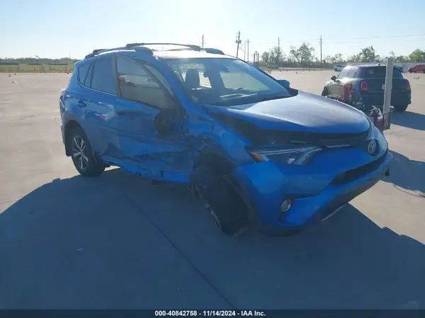 JTMWFREV1JJ152818 2018 TOYOTA RAV 4 - Image 1
