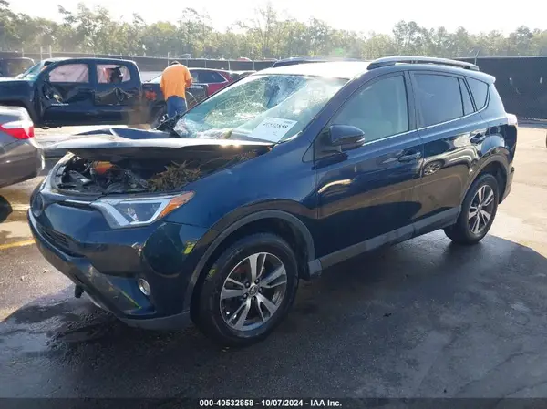 JTMWFREV1JJ166153 2018 TOYOTA RAV 4 - Image 2
