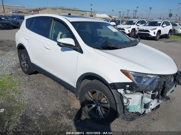 JTMWFREV1JJ184989 2018 TOYOTA RAV 4 - Image 1