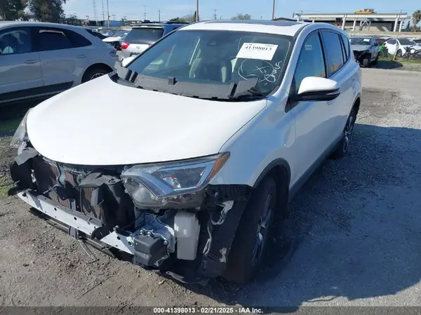 JTMWFREV1JJ184989 2018 TOYOTA RAV 4 - Image 2