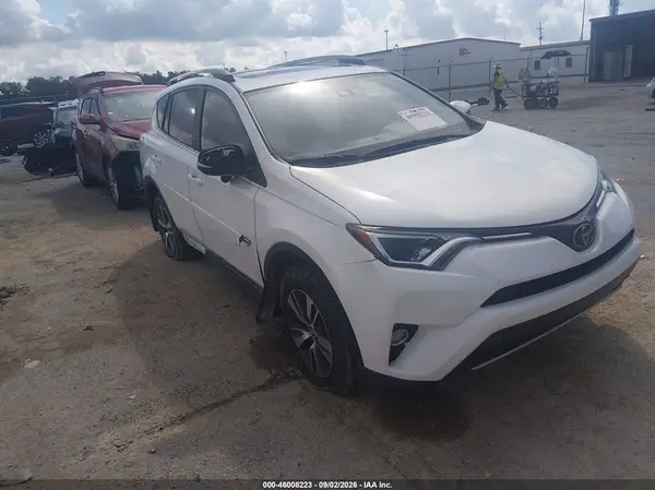 JTMWFREV1JJ733039 2018 TOYOTA RAV 4 - Image 1