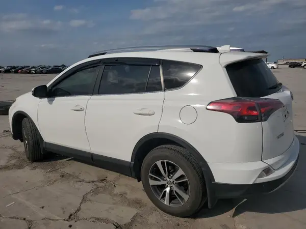 JTMWFREV1JJ733624 2018 TOYOTA RAV 4 - Image 2
