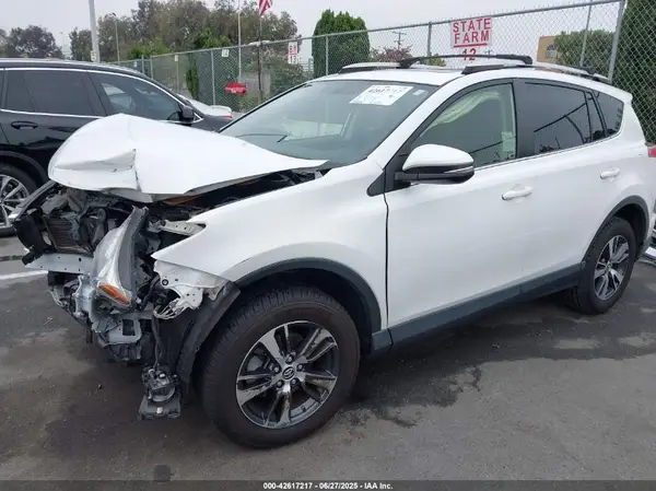 JTMWFREV2GJ092895 2016 TOYOTA RAV 4 - Image 2