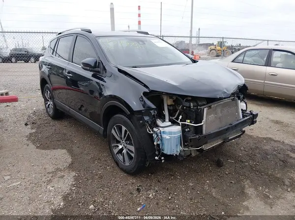 JTMWFREV2HD102230 2017 TOYOTA RAV 4 - Image 1