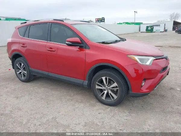 JTMWFREV2HJ118624 2017 TOYOTA RAV 4 - Image 1