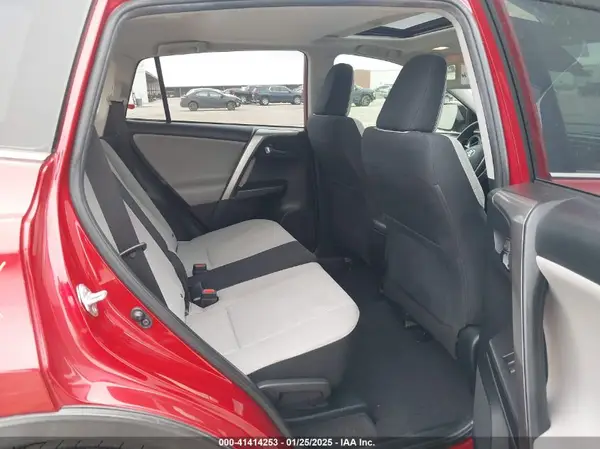JTMWFREV2HJ118624 2017 TOYOTA RAV 4 - Image 8