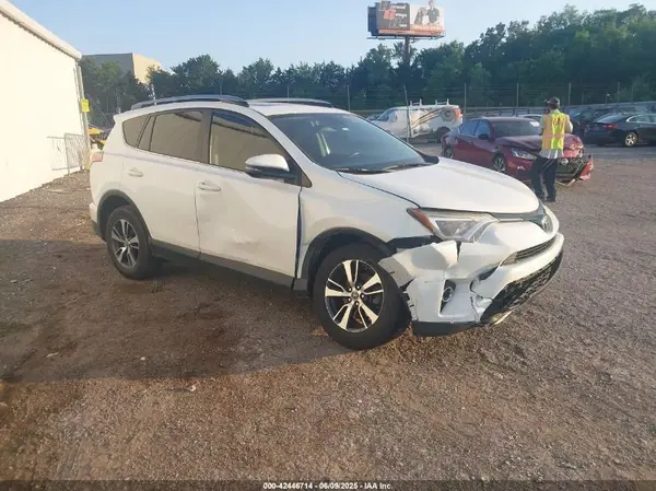 JTMWFREV2HJ126464 2017 TOYOTA RAV 4 - Image 1