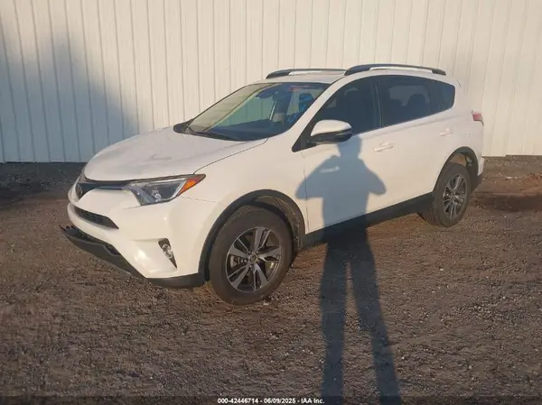 JTMWFREV2HJ126464 2017 TOYOTA RAV 4 - Image 2