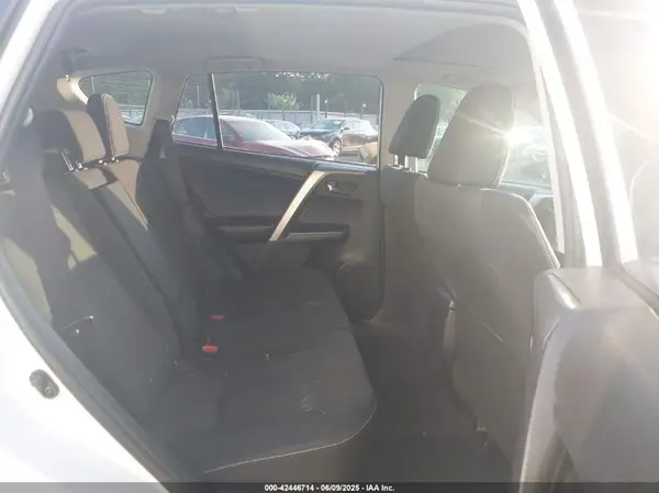 JTMWFREV2HJ126464 2017 TOYOTA RAV 4 - Image 8