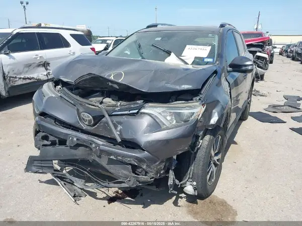 JTMWFREV2HJ149792 2017 TOYOTA RAV 4 - Image 2