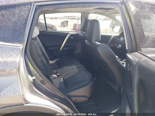 JTMWFREV2HJ701467 2017 TOYOTA RAV 4 - Image 8