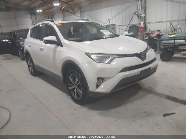 JTMWFREV2JJ170860 2018 TOYOTA RAV 4 - Image 1