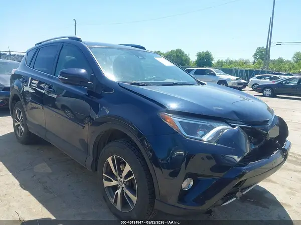 JTMWFREV2JJ211035 2018 TOYOTA RAV 4 - Image 1
