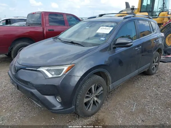 JTMWFREV2JJ738864 2018 TOYOTA RAV 4 - Image 2