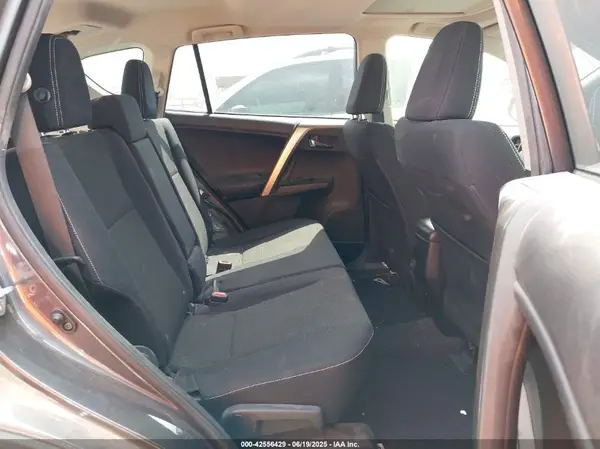 JTMWFREV2JJ738864 2018 TOYOTA RAV 4 - Image 8