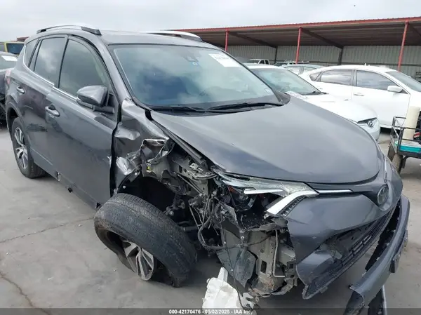 JTMWFREV2JJ744177 2018 TOYOTA RAV 4 - Image 1