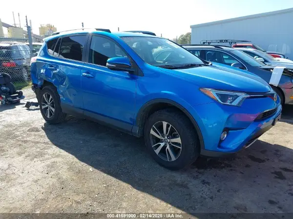 JTMWFREV2JJ748052 2018 TOYOTA RAV 4 - Image 1