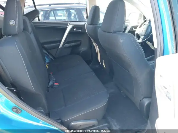 JTMWFREV2JJ748052 2018 TOYOTA RAV 4 - Image 8