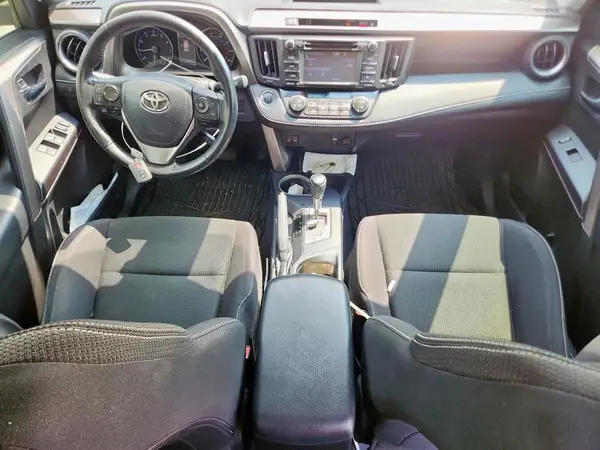 2017 TOYOTA RAV 4 COPART lot 70477805 auction photo 8