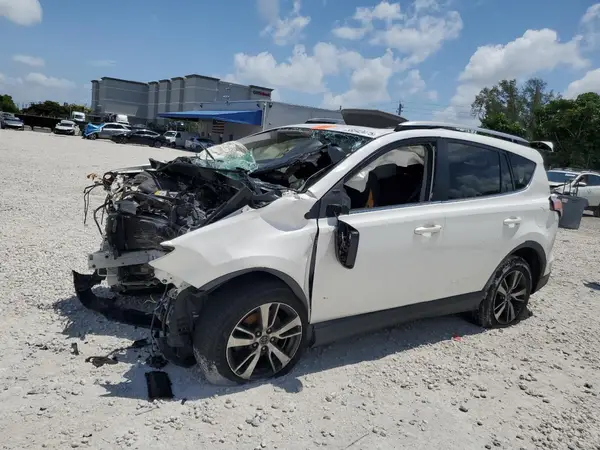 JTMWFREV3HJ101945 2017 TOYOTA RAV 4 - Image 1