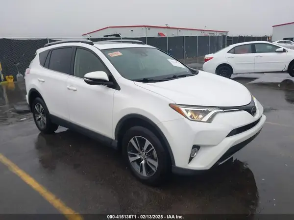 JTMWFREV3HJ127817 2017 TOYOTA RAV 4 - Image 1