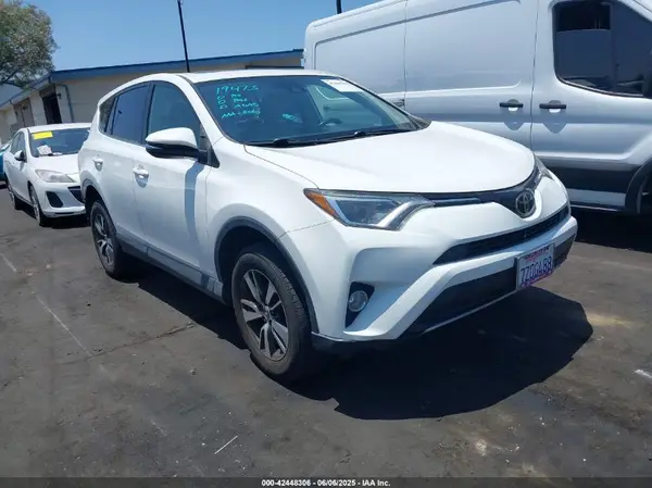 JTMWFREV3HJ146612 2017 TOYOTA RAV 4 - Image 1
