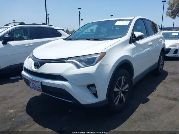 JTMWFREV3HJ146612 2017 TOYOTA RAV 4 - Image 2