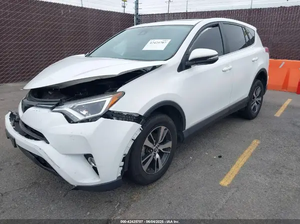 JTMWFREV3JD116420 2018 TOYOTA RAV 4 - Image 2