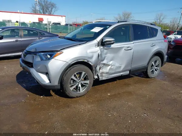 JTMWFREV3JD120189 2018 TOYOTA RAV 4 - Image 2