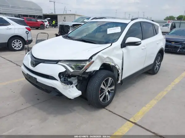 JTMWFREV3JD121908 2018 TOYOTA RAV 4 - Image 2