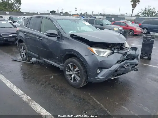 JTMWFREV3JD123190 2018 TOYOTA RAV 4 - Image 1