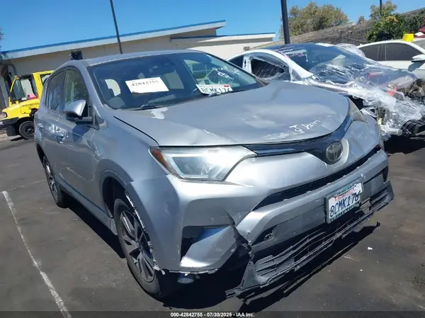 JTMWFREV3JJ171709 2018 TOYOTA RAV 4 - Image 1