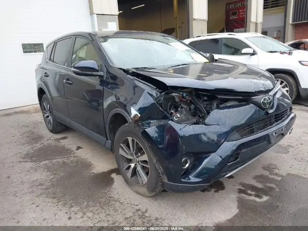 JTMWFREV3JJ175629 2018 TOYOTA RAV 4 - Image 1