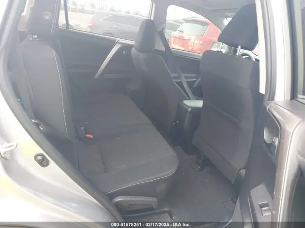 JTMWFREV3JJ185898 2018 TOYOTA RAV 4 - Image 8
