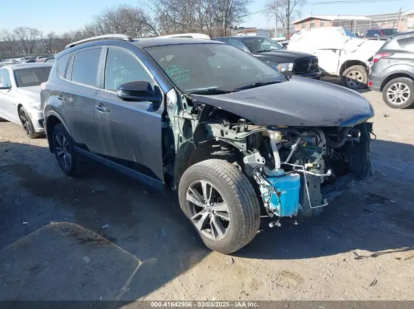 JTMWFREV3JJ191748 2018 TOYOTA RAV 4 - Image 1