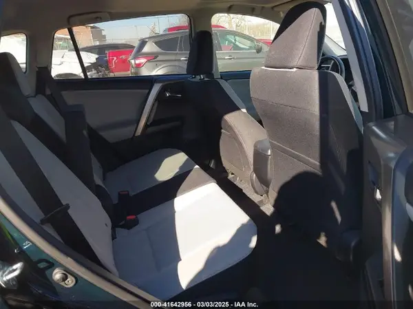 JTMWFREV3JJ191748 2018 TOYOTA RAV 4 - Image 8